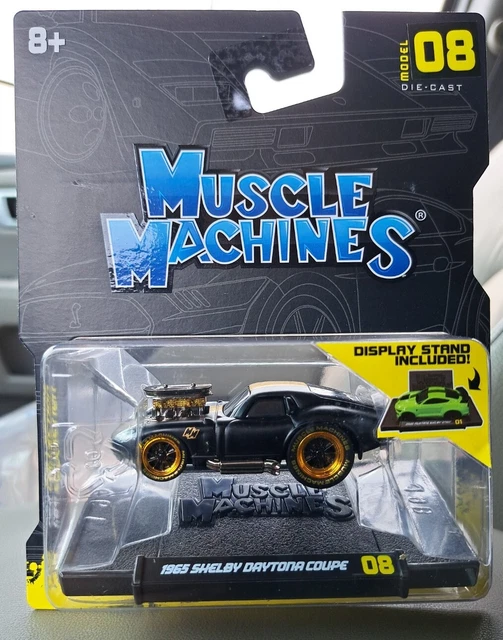 MAISTO MUSCLE MACHINES Series 2 08 1965 Shelby Daytona Coupe Chase 25