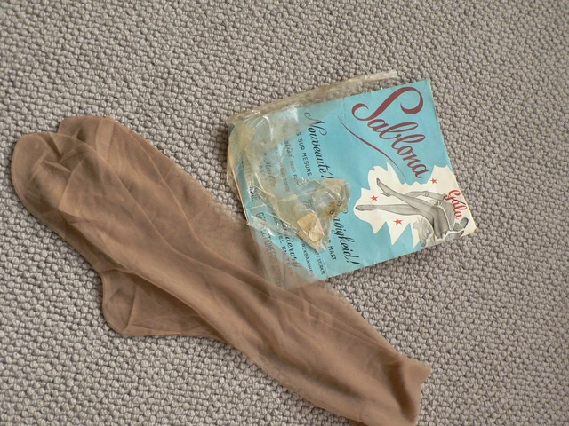 Vintage Sheer Fully Fashioned Stockings 60-15 Gala