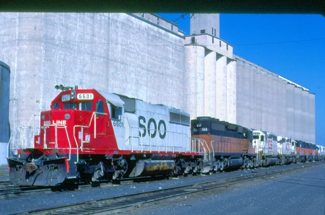 SOO 6601 SD40-2, Kansas City, 09/85; Kodachrome Original