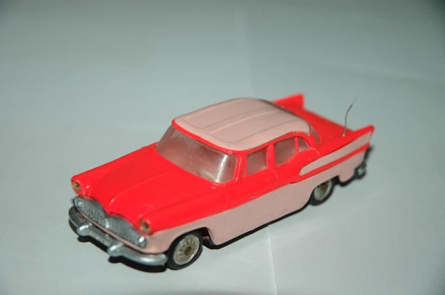 Coffret Norev 1/43 - Simca Chambord Présidentielle 1958-1959 - Général De Gaulle