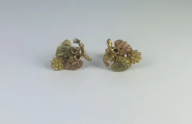 10K Yellow Gold Black Hills Gold Stud Leaf Stud Earrings