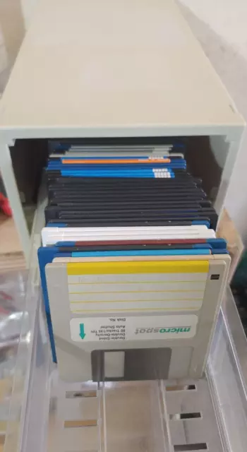 Diskkasten für 100 3.5 Zoll Disks ( + 75 Disks) Commodore Amiga / PC IBM
