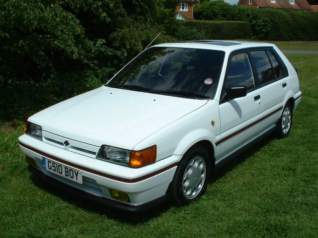 used store SUNNYです♪ 1987 Nissan Sunny Zx 16V White Manual, 5 speed Right Hand Drive in