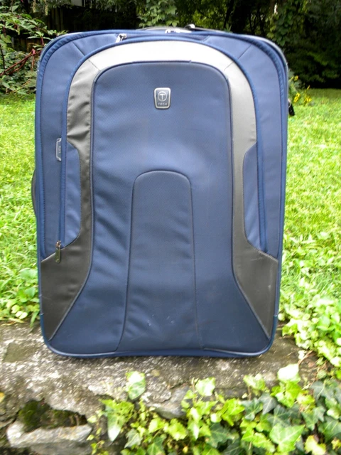 Tumi, T-Tech, Navy 2 wheel roller, 27", expandable. (6727NVY)