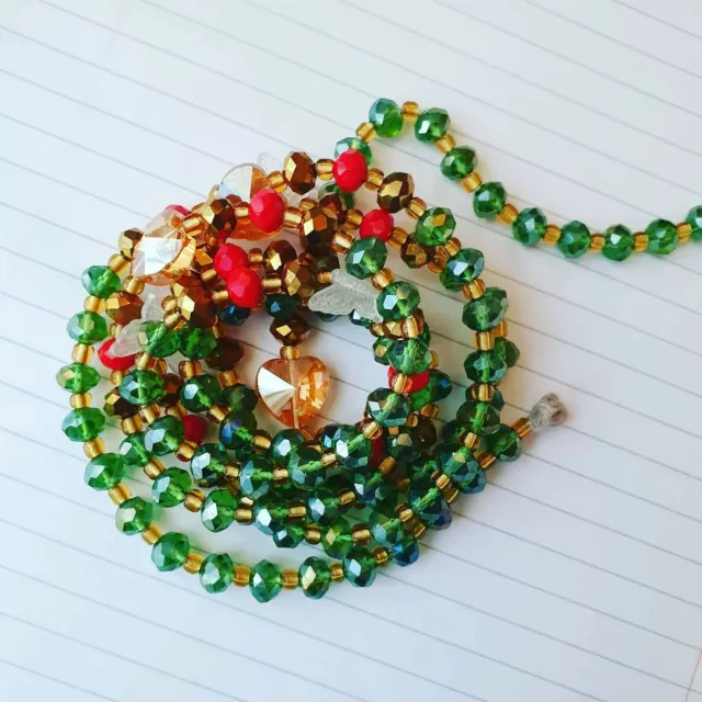 Single vert & or avec papillon, perles taille africaine, 29 pouces de long neuf.