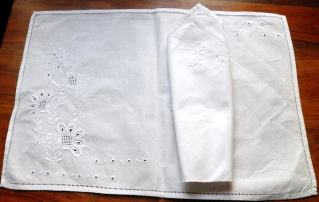 Set De Table Brodé Main – Plumetis Et Jours, 35x50 Cm, Blanc, 100% Coton, Neuf