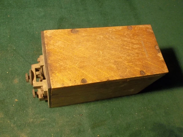 Antique  Buzz Coil Ignition in Oak Box ~ GO56