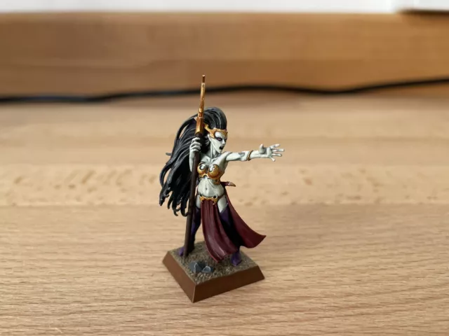 Warhammer Fantasy Dark Elf Sorceress Painted