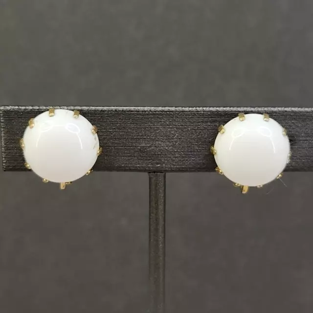 Milk Glass Vtg Earrings Screw Back Glass White Round Prong Set Gold Tone 9/16"