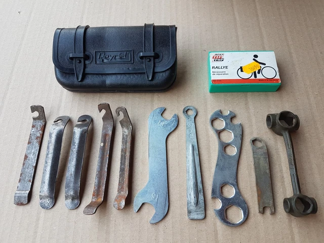 ANCIENNE SACOCHE EN cuir de selle avec outils Motobécane EUR 12,90