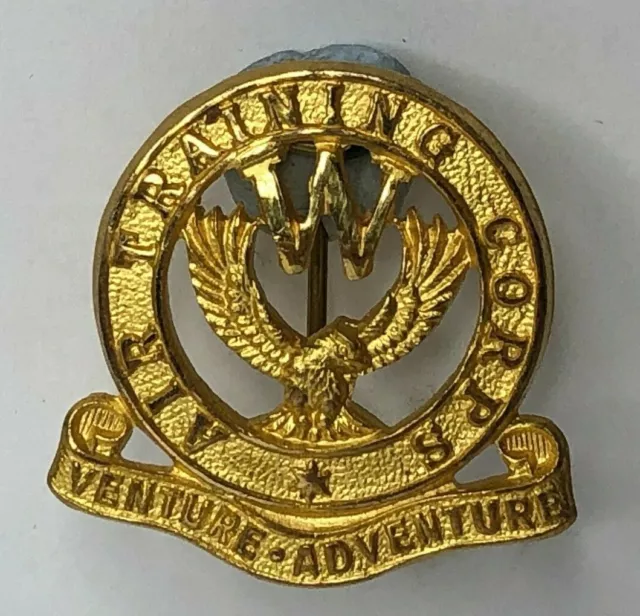 Early Air Training Corps welfare Staff Gilt Pin Badge 27 x 27 mm