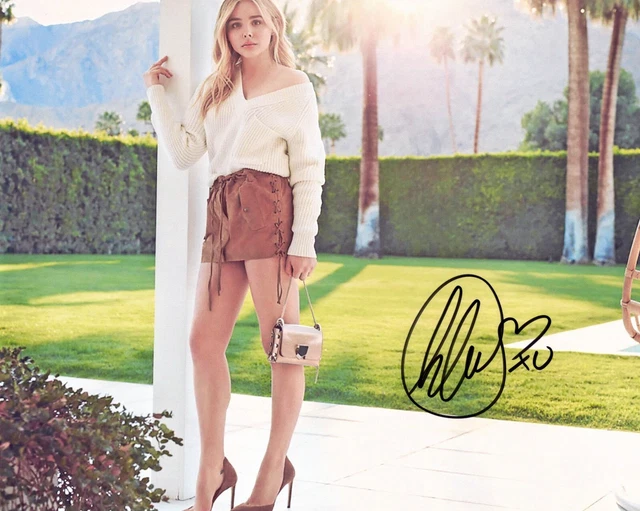 A fantastic 10x8 Autographed Photo of Chloe Grace Moretz & CoA