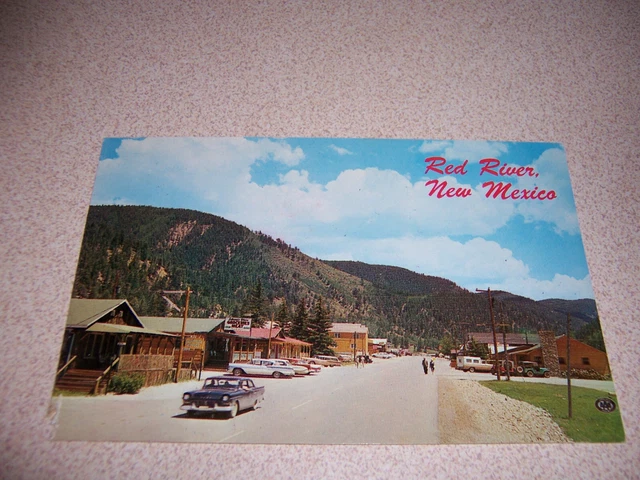 1950s MAIN STREET SCENE, RED RIVER NM. VTG POSTCARD