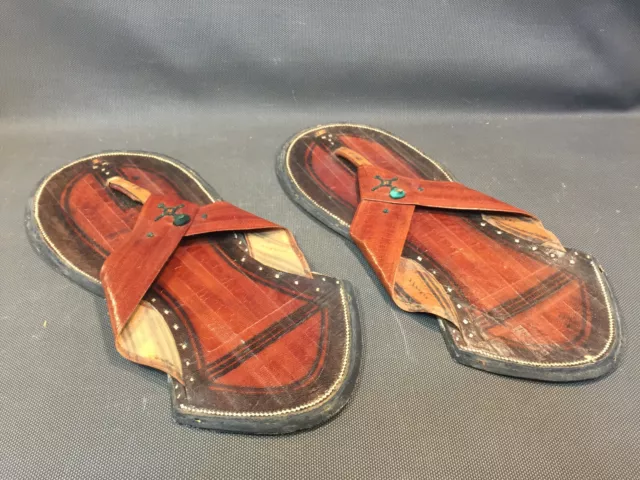 Ancienne paire de sandales de décoration vintage paduka yoga zen
