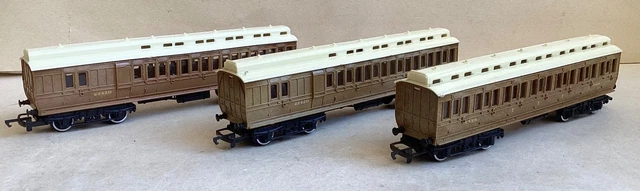 Triang R 425 TRIANG, R024 R025 - X3, LNER Teak SHORT CLERESTORY COMPOSITE & BRAKE ...