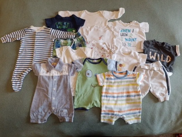 unisex baby clothes bundle Newborn/FirstSize 0-3months Lot #FB12
