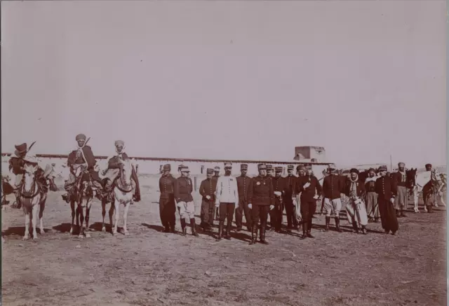 Algérie, Colomb Béchar, les officiers du poste Vintage print, tirage d&#039;époq