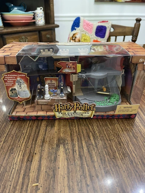 RARE 2001 HARRY POTTER THE FORBIDDEN CORRIDOR WORLD of HOGWARTS Playset NEW RARE 2001 HARRY POTTER THE FORBIDDEN CORRIDOR WORLD of HOGWARTS Playset NEW