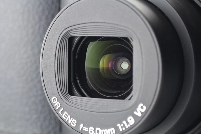 【EXC+5 + GV-1 GH-2 Hood】  Ricoh GR  Digital IV 10.4MP Black Digital Camera JAPAN 3