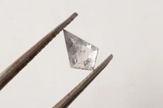 Diamante sciolto a forma di aquilone con sale nero trasparente naturale da...