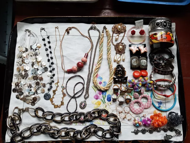 Lot De Bijoux Vintage,Fantaisie, N°22, Colliers,Bracelets,Bagues,Bo,Broches