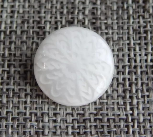Antique Vtg "Dug" Button Design in Glass "Dig"~Aprx: 11/16"~#1527-C
