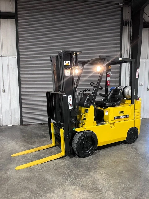 GC20 CATERPILLAR 4k Forklift w/Side Shift, 3 Stage Mast & Brand New Tires!