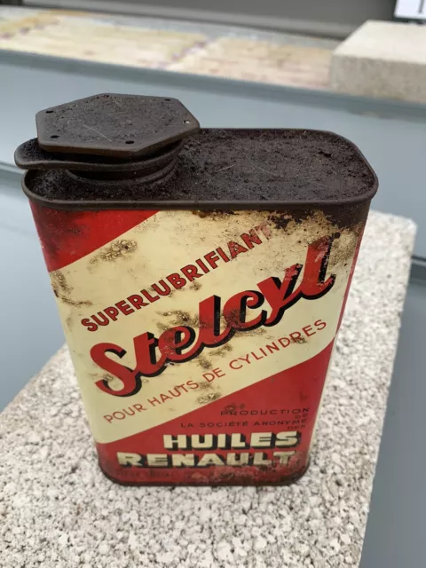 Vintage oil can