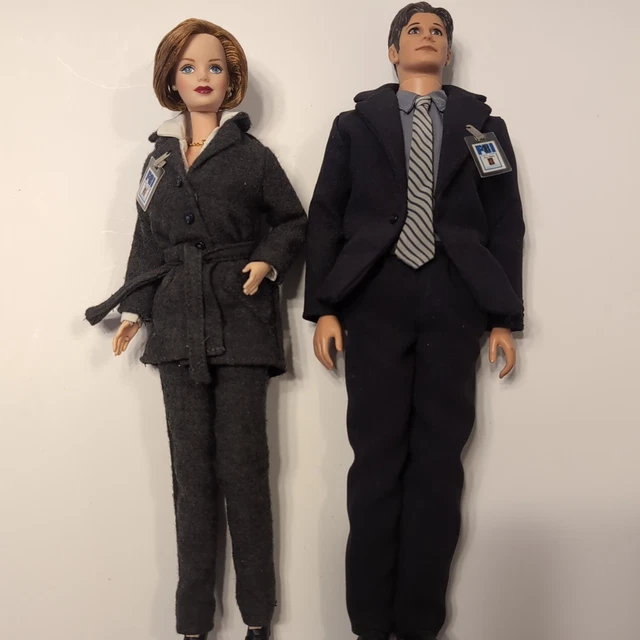 THE BARBIE X-FILES Collector Edition Featuring Barbie and Ken-New
