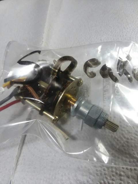 FISHER  RS-2007  RECEIVER speaker selector pot may fit others