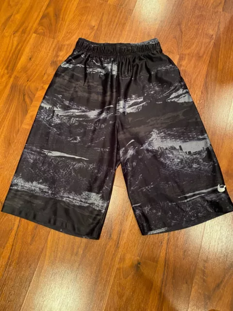 Nike Size L Boys Black/Gray Athletic DriFit Performance Track Shorts T060