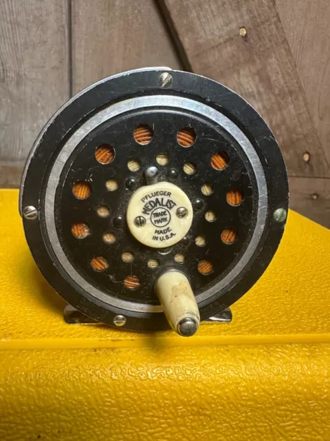 Vintage Pflueger Medalist No. 1495 Fly Reel