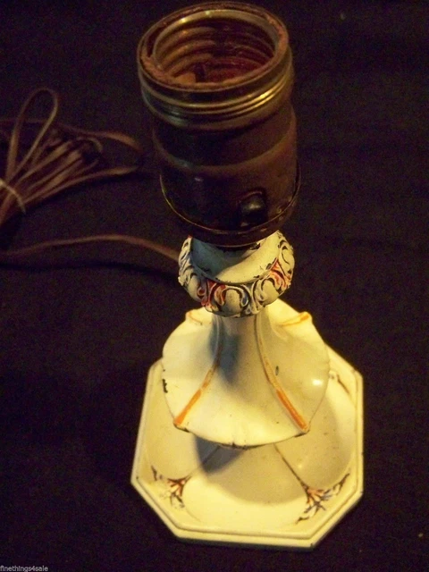 Victorian Cold Painted Cast Iron Small Column Classic Boudoir Or Accent Lamp