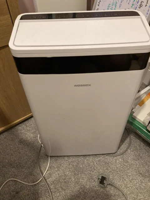 Wessex 20 Litre Portable Freestanding Room Dehumidifier With Digital Display