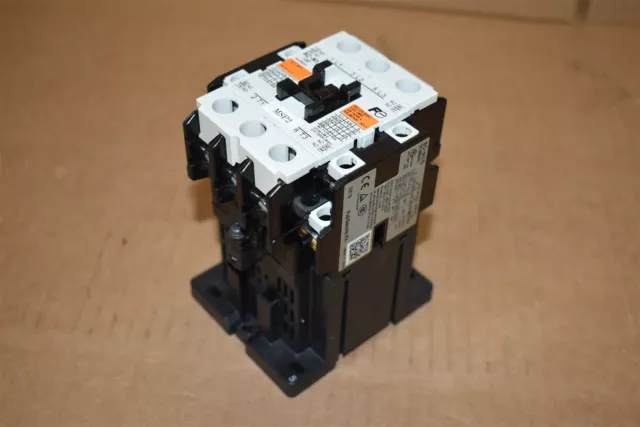 Fuji Electric SC-N1/G SC25BAG Magnetic Contactor Cat. No. 3GC0T 2