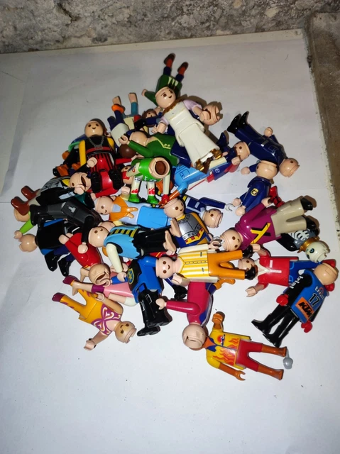 Lot De 32 Figurines Playmobil – Personnages Variés – Occasion – Idéal Pour Compléter Ta Collection