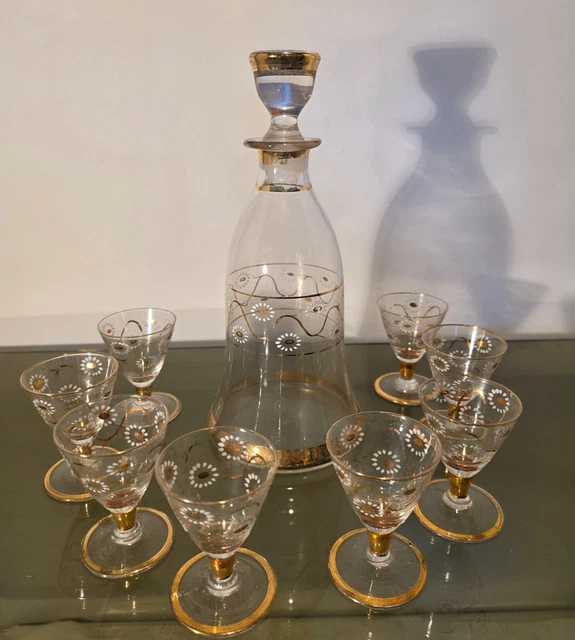 Service à Liqueur Ancien - Carafe Et 8 Verres Verts Avec Décorations Dorées - Fabriqué En Espagne