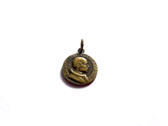 Vintage Religious , Rome, Pope Pius XII and the Assumption medalion/pendant,