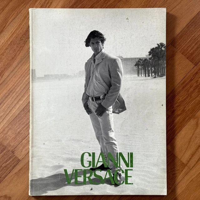 CATALOGO GIANNI VERSACE 23 Collezione Uomo Autunno Inverno 199293 EUR