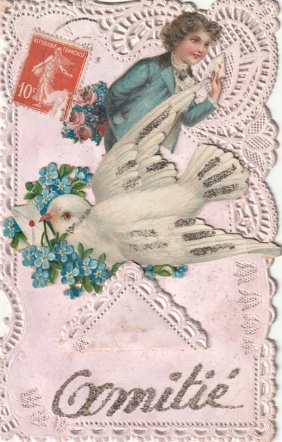 Carte postale ancienne gaufrée marquée AMITIE