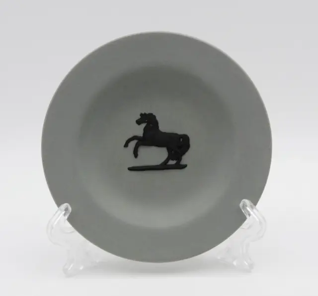 Rare WEDGWOOD Black on Grey / Gray Jasperware / Jasper STUBBS HORSE Plate