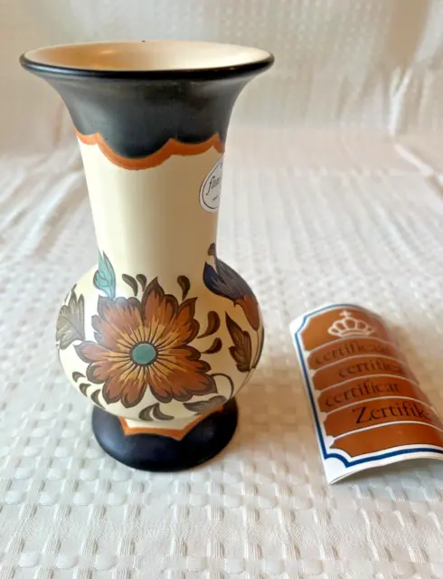 Vintage Fiora Gouda Plateel Handwerk Holland Vase - Original Tag and Booklet