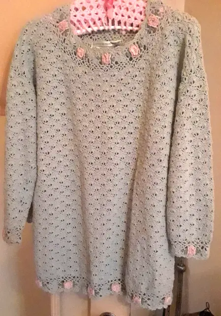 Vntg Hand Knitted Crochet Sweater ◇L◇Pastel Mint+Pink Roses◇Soft Stretch Beauty
