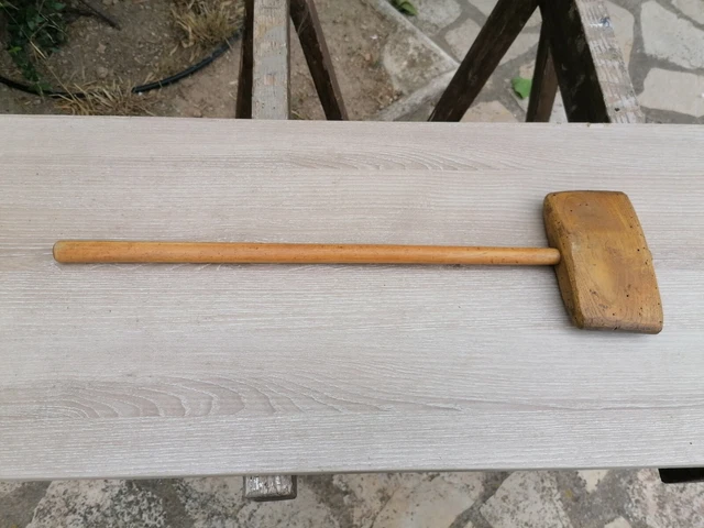 Maillet En Bois Ancien Pour Tailleur De Pierre - Outil Vintage, Plaque Argent Vieilli