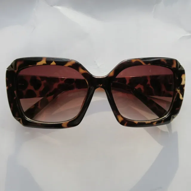 Louis Vuitton Cyclone Z1578E Monogram Flower Black Acetate/Stone Sunglasses  27
