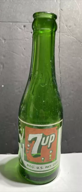 7up Acl Soda Bottle 8 Bubble embossed neck. St Louis, Mo. Missouri