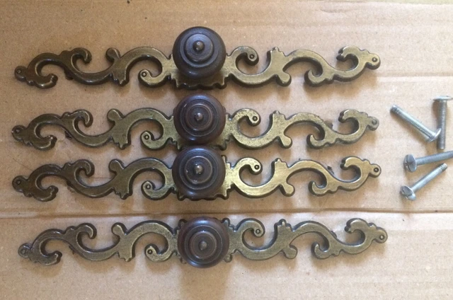 lot de 4 boutons / poignees et decorations de tiroir ou porte en zamac ou regule