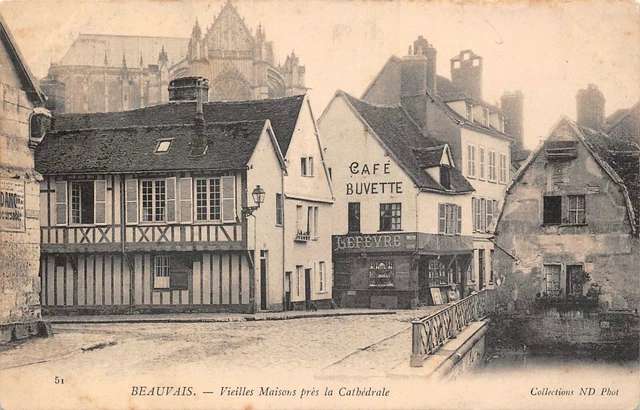 CPA BEAUVAIS Old Houses near the Cathedral (141714)