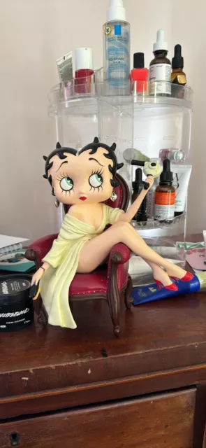 Betty Boop Figurine On Arm Chair With Hairdryer Vintage Very Rare (2010)