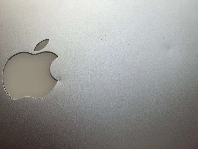 MacBook pro 13 Late 2011 2,4 GHz Intel Core i5 4GB SSD 256 GB 3